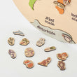 BusyKids dřevěná mapa světa s magnetickými figurkami zvířat